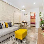 Steps Apartment *
